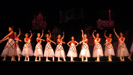 Ballet Troupe 2002